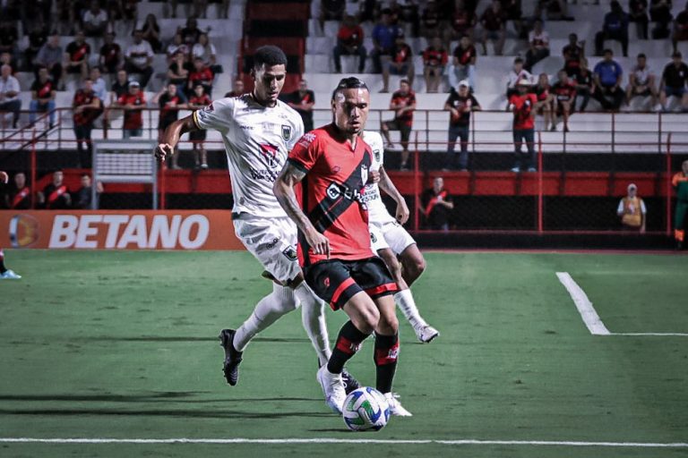 Nos pênaltis, Volta Redonda vence o Atlético-GO e avança na Copa do Brasil