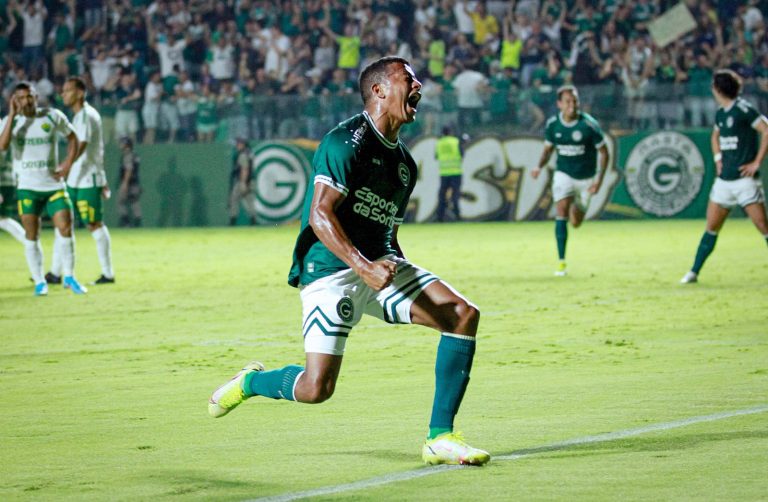 Autor do gol da classificação do Goiás, Maguinho afirma: “se não fosse Deus, eu teria desistido”