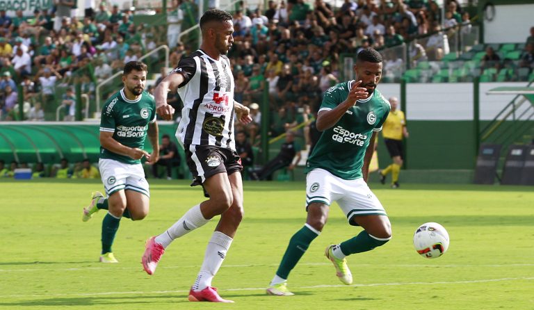Num jogo morno, Goiás faz o mínimo para vencer de novo e se confirmar nas semis do Estadual