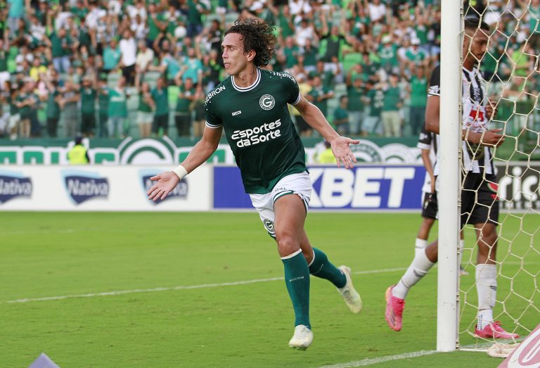 Artilheiro do Goianão, Nicolas celebra boa fase no Goiás e projeta semifinal contra o Anápolis