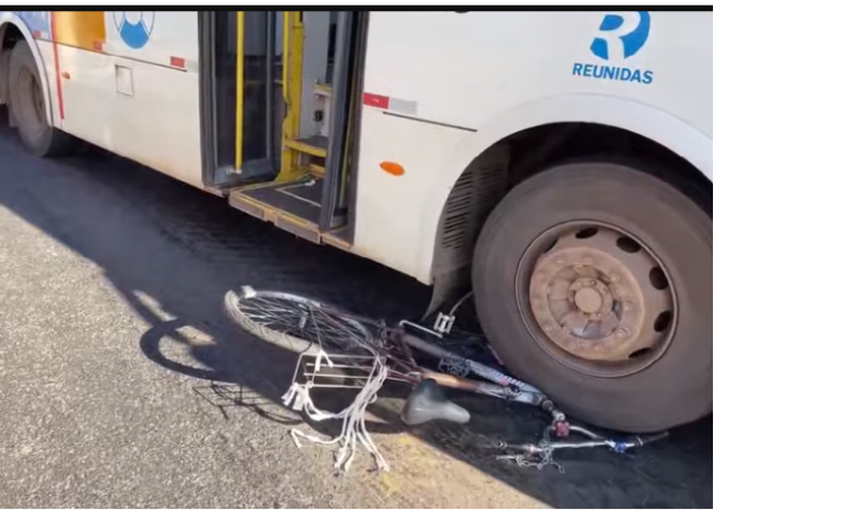 Ciclista fica ferido após colidir com ônibus do Eixo Anhanguera em Goiânia