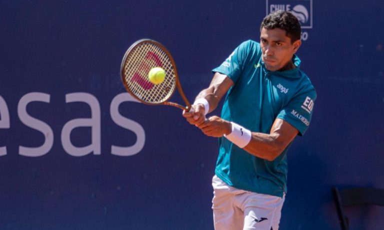 Thiago Monteiro cai nas quartas de final do ATP de Santiago