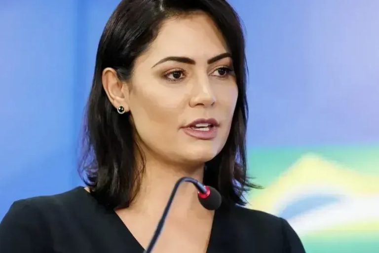 PF vai investigar o caso do envio de joias para Michelle Bolsonaro