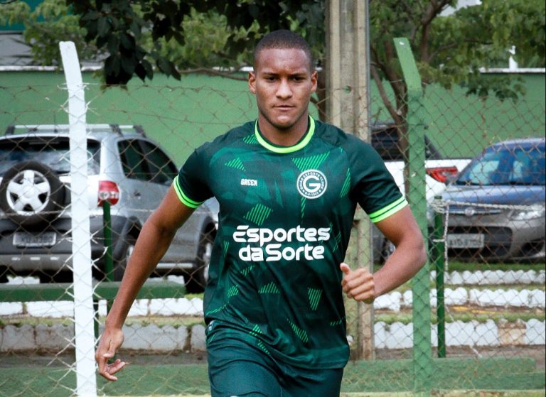Zagueiro do Goiás é emprestado para clube da Série B 