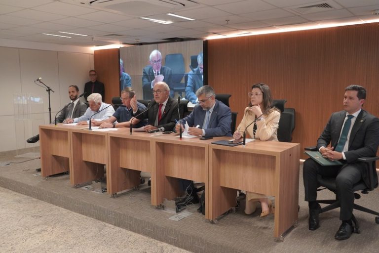 Audiência na Alego discute uso de câmera no uniforme do policial goiano
