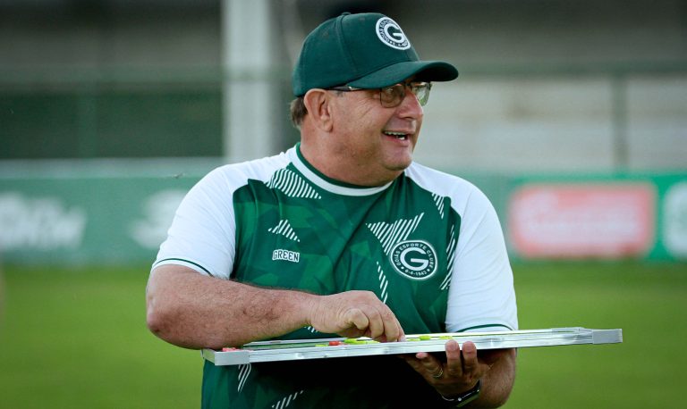 Com desfalques, Goiás enfrenta o Atlético-GO em busca do título estadual; confira a provável escalação 