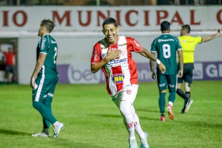 Goiás contrata meia que foi destaque no Campeonato Mineiro 2023