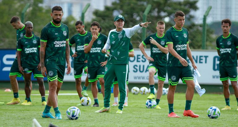 Sob o comando de Emerson Ávila, Goiás se prepara para estreia na Série A