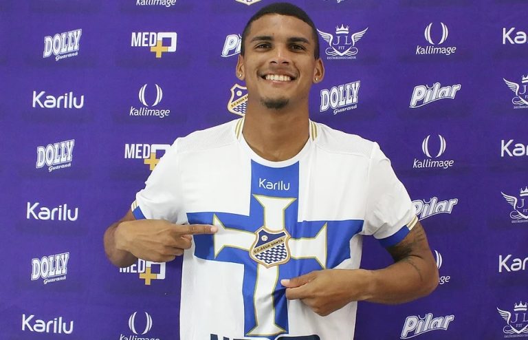 Lucas Kady, novo reforço do Goiás (Foto: Divulgação/Água Santa)