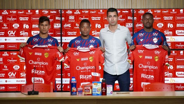 Vila Nova apresentou mais três reforços para o Campeonato Brasileiro
