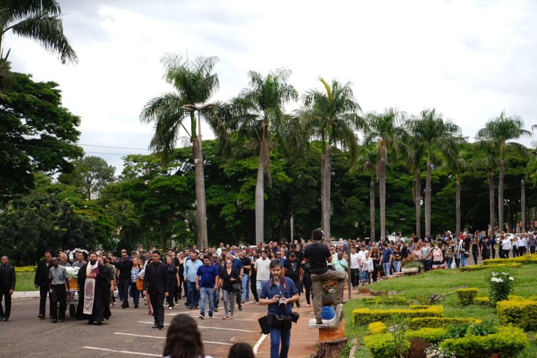 Dona Carmem é sepultada neste domingo (2), em Goiânia
