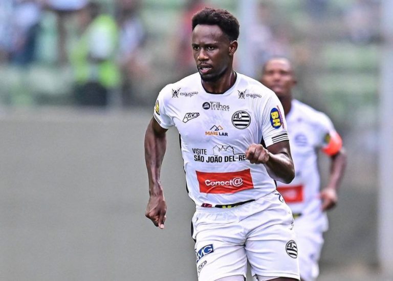 David Braga em ação pelo Athletic