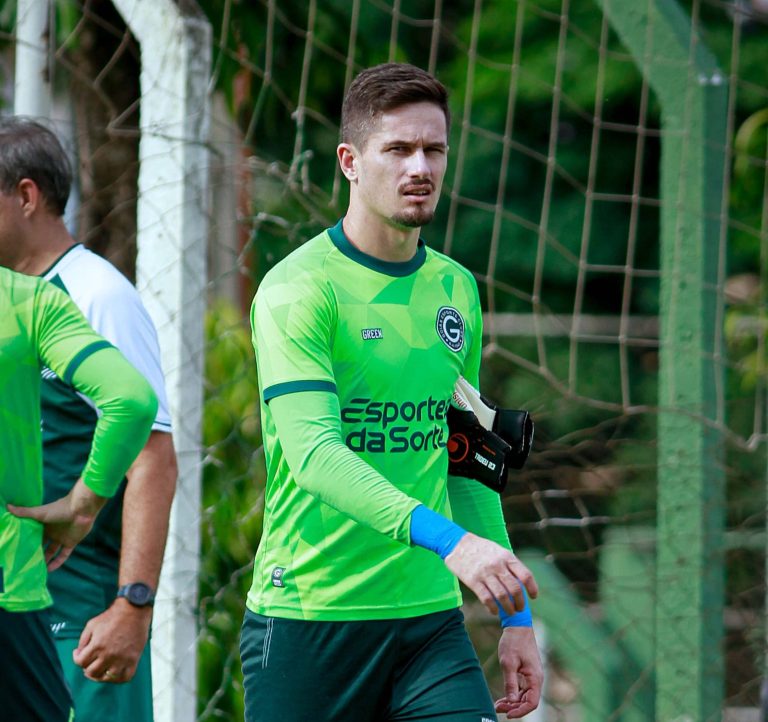 Após derrota para o Internacional, Tadeu enaltece atuação do Goiás: “jogamos de igual para igual”