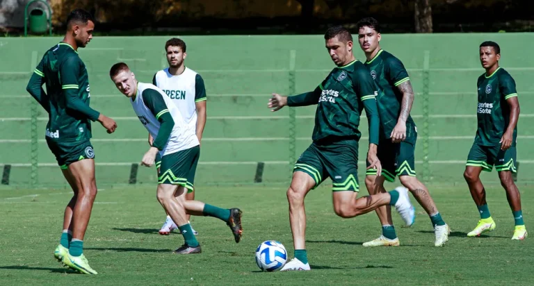 Com desfalques e retornos, Goiás e Flamengo se enfrentam no Maracanã; confira as prováveis escalações 