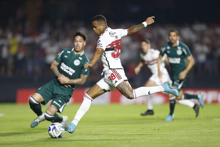 Com gol no apagar das luzes, Goiás é derrotado pelo São Paulo no Morumbi
