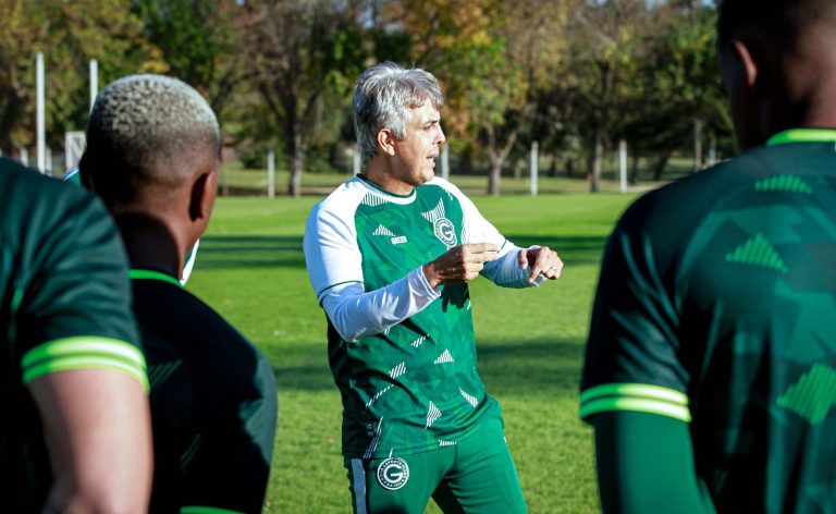 Com desfalques, Goiás enfrenta o Gimnasia y Esgrima pela Copa Sul-Americana 