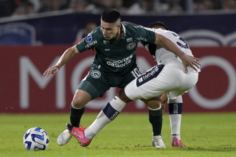 Goiás vence o Gimnasia La Plata e segue vivo na Copa Sul-Americana