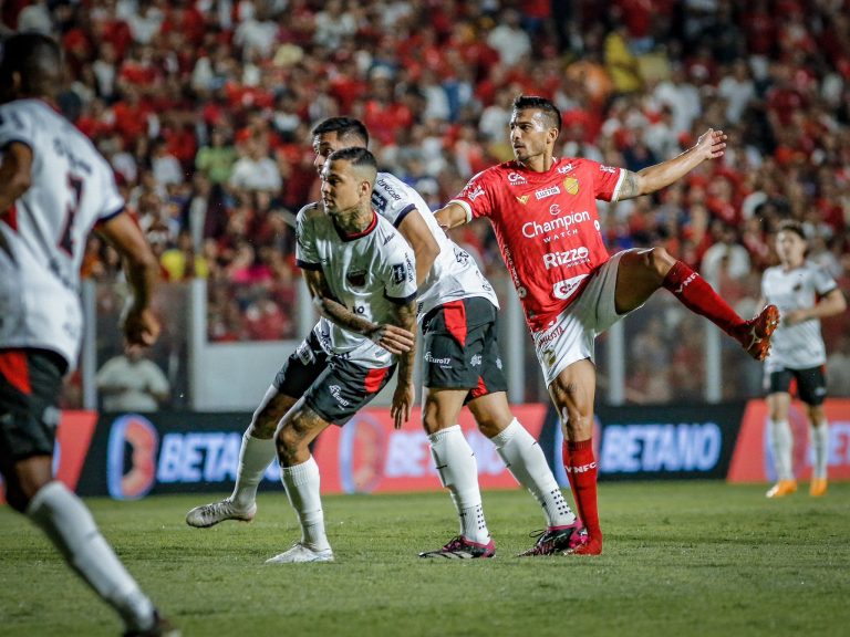 Vila Nova vence o Ituano e assume a vice-liderança da Série B