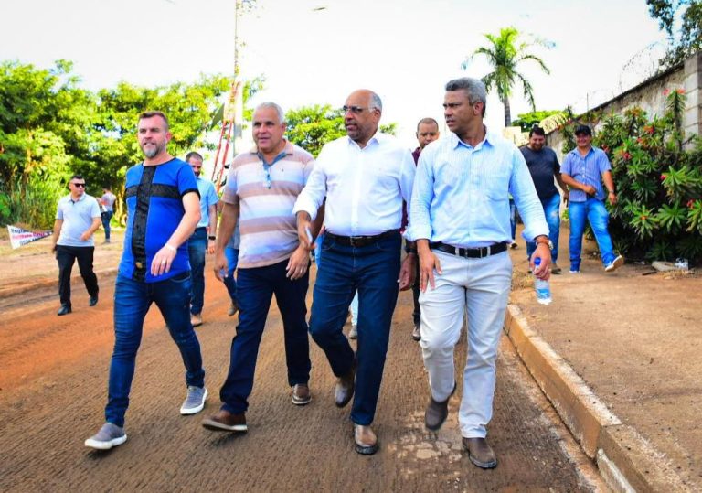 Rogério Cruz visita obras de recapeamento, revitalização, terraplanagem e pavimentação em Goiânia