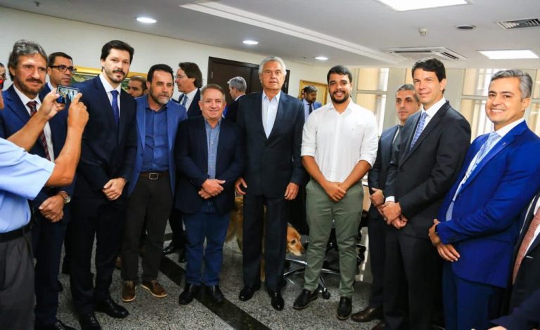 Aparecida de Goiânia e Trindade recebem R$ 728 milhões para universalização da rede de esgoto