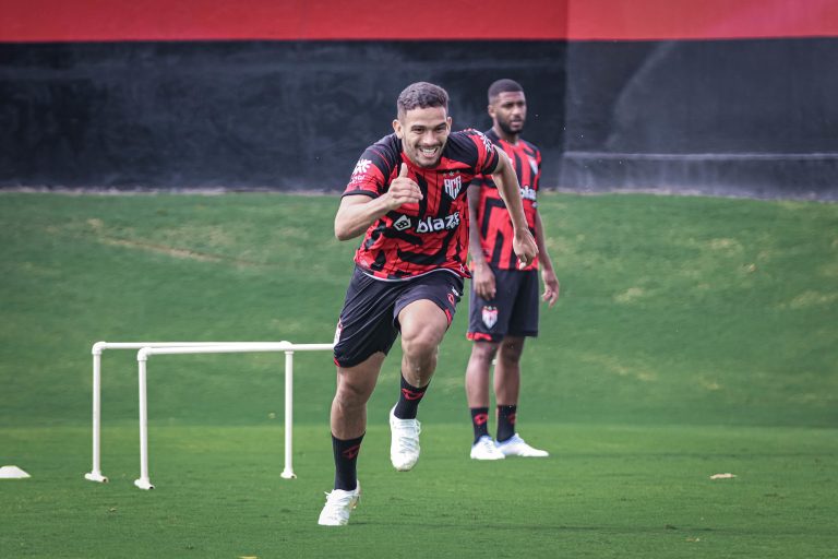 Marco Antônio treinando no CT do Dragão