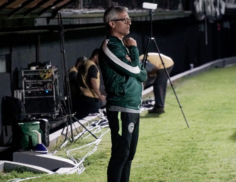 Armando Evangelista lamenta derrota do Goiás e diz que espera reforços para qualificar o elenco 