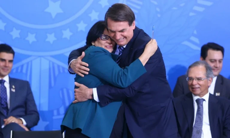 Ex-ministra de Bolsonaro, senadora diz que não votará em Zanin para o STF