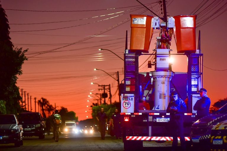 Seinfra substitui mais de 2 mil lâmpadas em Goiânia, no mês de maio