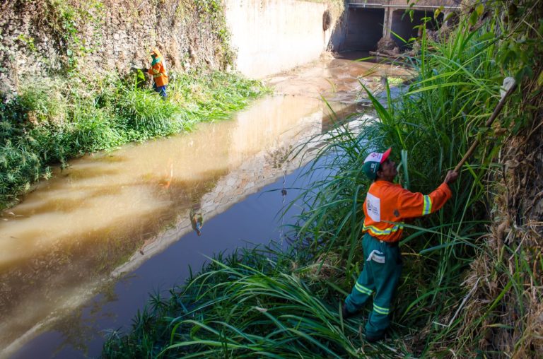 Córrego Botafogo passa por limpeza neste fim de semana