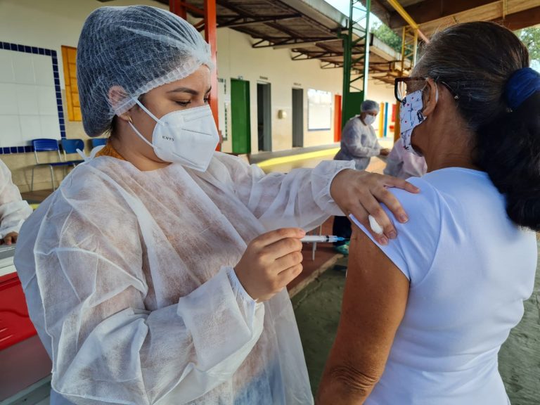 Saúde disponibiliza vacinação e testagem, neste sábado e domingo, em Goiânia