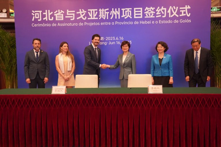 Na China, Daniel Vilela renova acordos 30 anos após primeira missão chefiada por Maguito