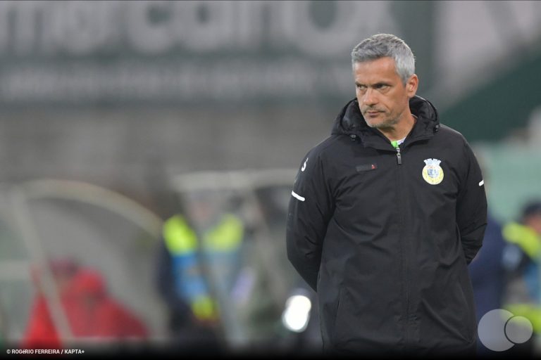 Goiás acerta contratação do técnico português Armando Evangelista  