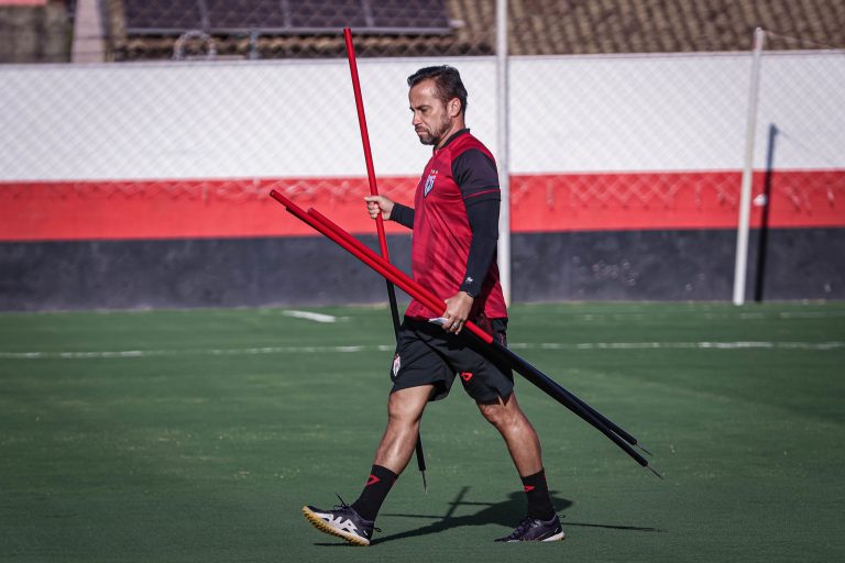 Anderson Gomes comandando treino