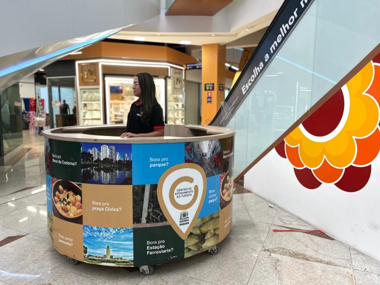 Prefeitura inaugura Centro de Atendimento ao Turista no Shopping Mega Moda Park