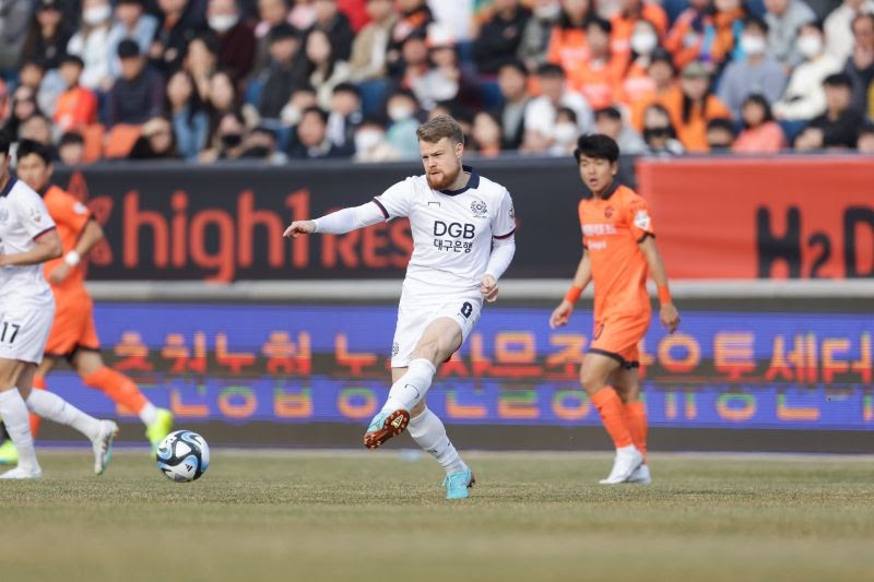 Marcos Serrato atuando pelo Daegu