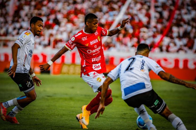 Vila Nova consegue empate no fim e garante permanência no G4 até o fim do primeiro turno