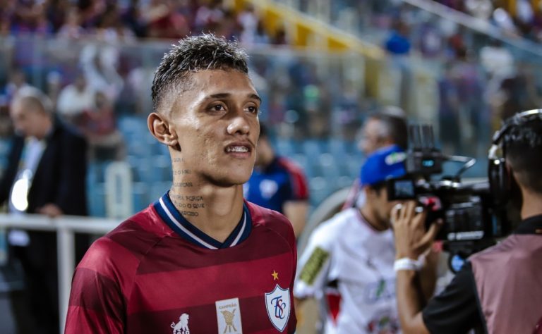 Sammuel, jogando pelo Fortaleza