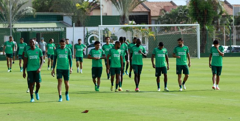 Série A| Com desfalques, Goiás recebe o Athletico-PR na Serrinha