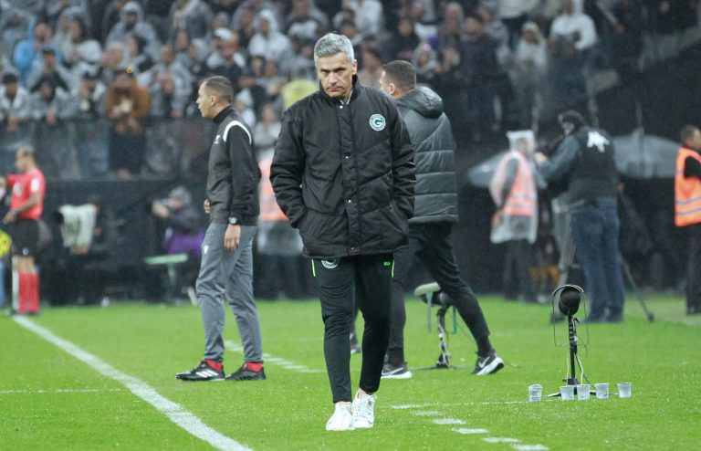Após empate com o Corinthians, técnico do Goiás afirma: “merecíamos um resultado melhor”