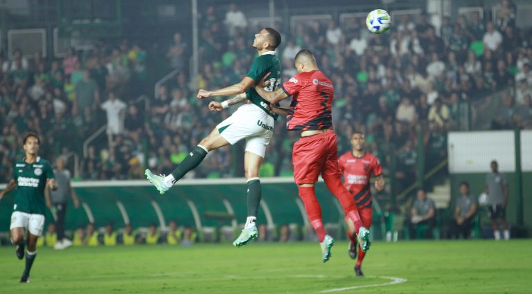 Goiás envia reclamação oficial à CBF devido a erros de arbitragem no jogo contra o Athletico