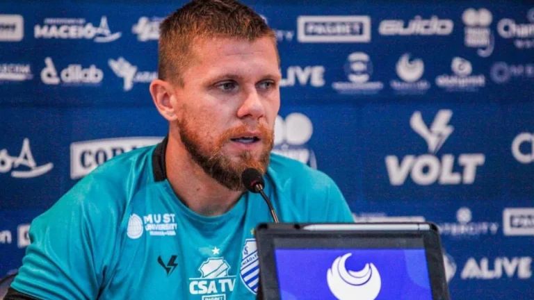 Com possível lesão de Marcondes, Vila Nova negocia com zagueiro Rafael Forster