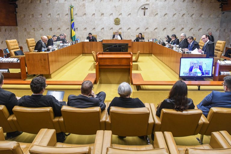 STF tem cinco votos para afastar criminalização do porte de maconha para consumo próprio