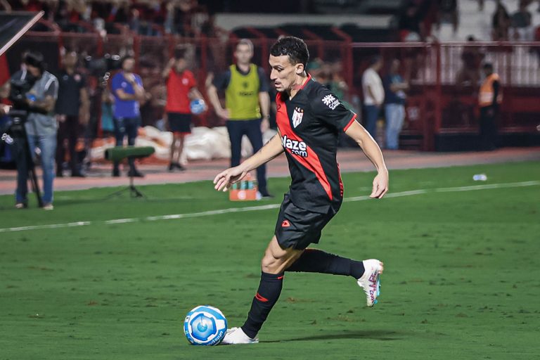 Baralhas com a posse de bola diante do Vitória