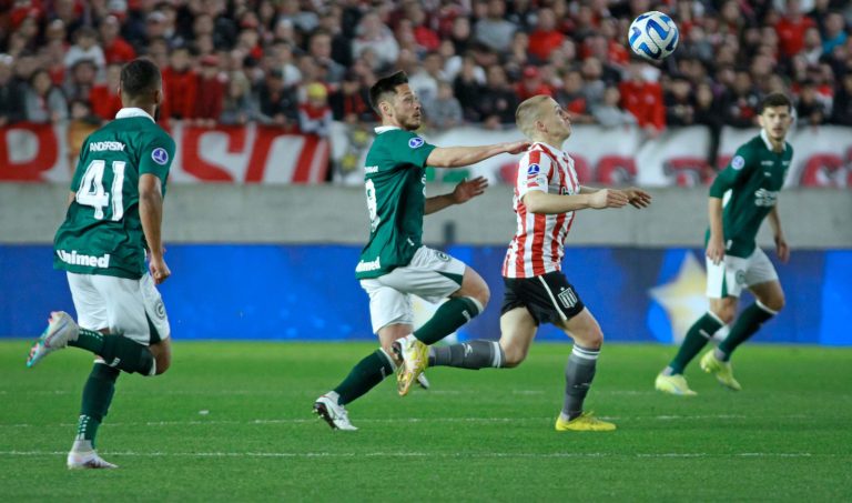 Goiás perde por 3 a 0 no 1º jogo das oitavas de final da Copa Sul-Americana e se complica