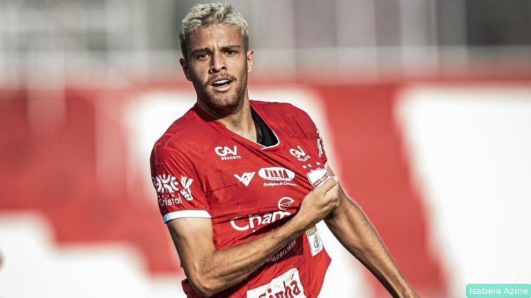 João Lucas volta de empréstimo e será aproveitado no Vila Nova