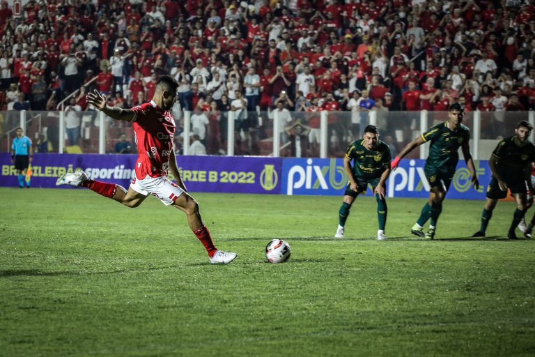 Vila Nova deve levar 10 mil torcedores na decisão contra o CRB