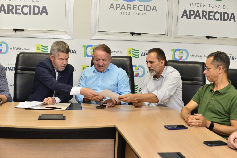 Parceria entre Detran e Prefeitura visa a melhoria na sinalização de trânsito, em Aparecida de Goiânia