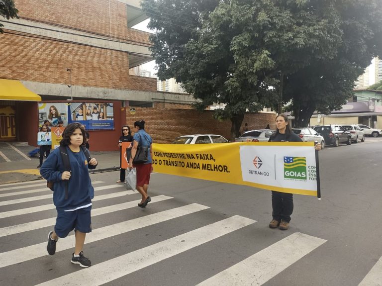 Detran realiza campanha ‘Volta às aulas com segurança’, em Goiânia