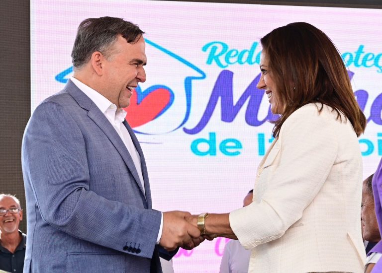 Sandro Mabel participa de inauguração da Rede de Proteção à Mulher, em Itumbiara
