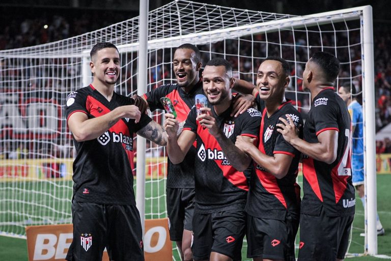 Atlético-GO vence de virada e se distancia da parte de baixo da tabela da Série B